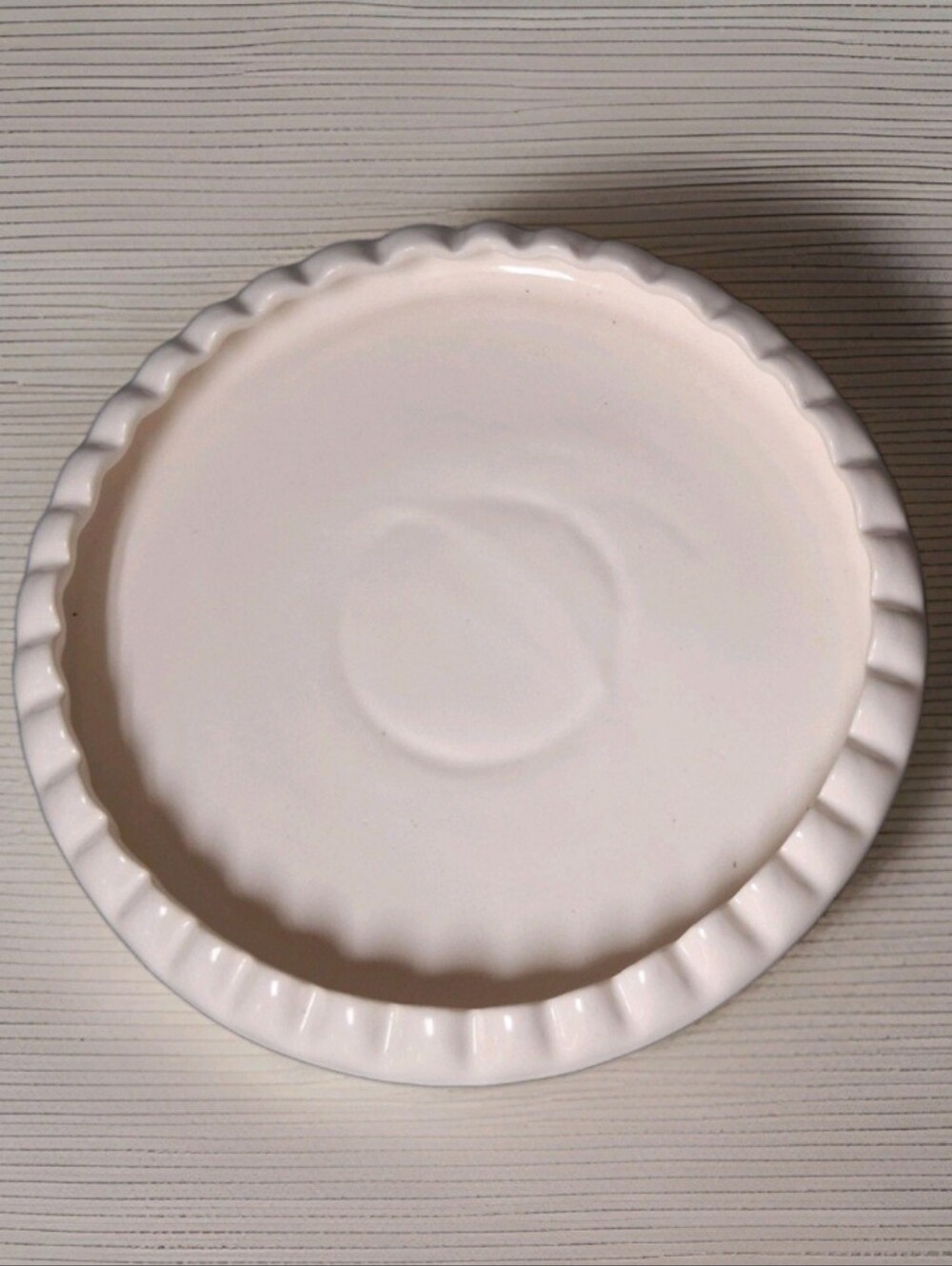 Vintage Camark Pottery White Round Ruffled Edge Tray Console Centerpiece 11.75"